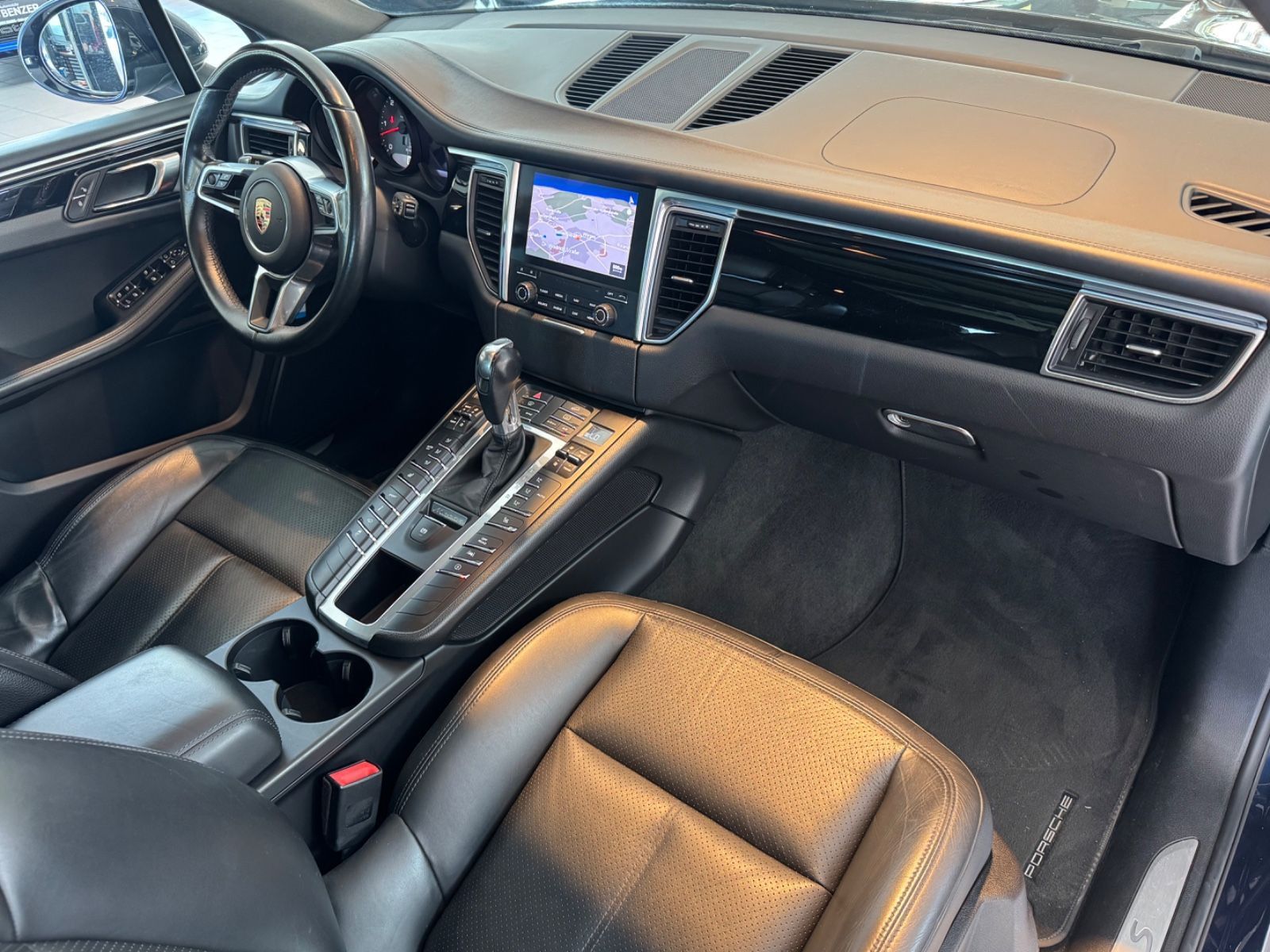Fahrzeugabbildung Porsche Macan S Diesel/PANO/APPLE/NAVI/PDC/TEMPOMAT/SHZ