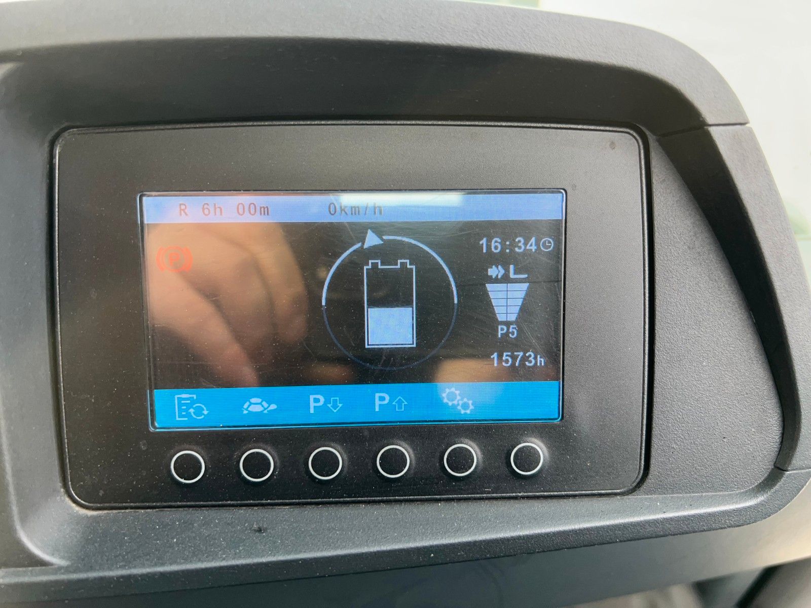 Fahrzeugabbildung Jungheinrich EFG 215 / Triplex: 4.25m! / SS / 1.573h / 2024