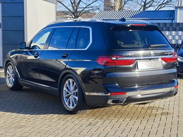 BMW X7 - 7