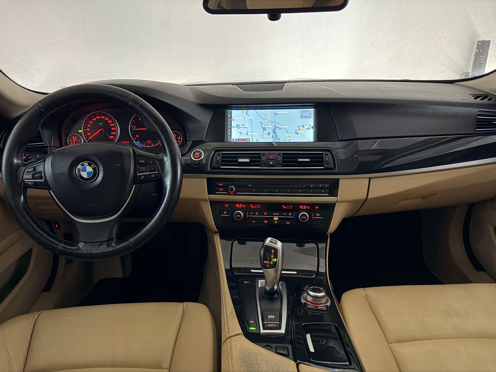 Fahrzeugabbildung BMW 520 d Lim. Aut./elektr. SITZ/NAVI/ ProfBi-XENON/