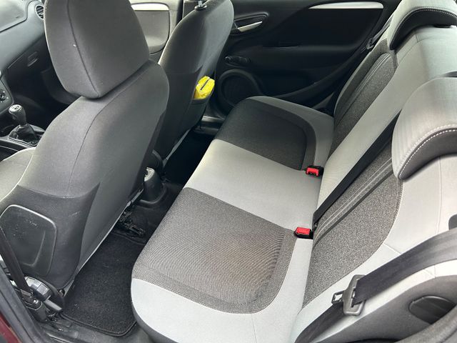 Fahrzeugabbildung Fiat Punto 1.4 Automatik+NaviZB+Klima+BT+LM-Allwetter