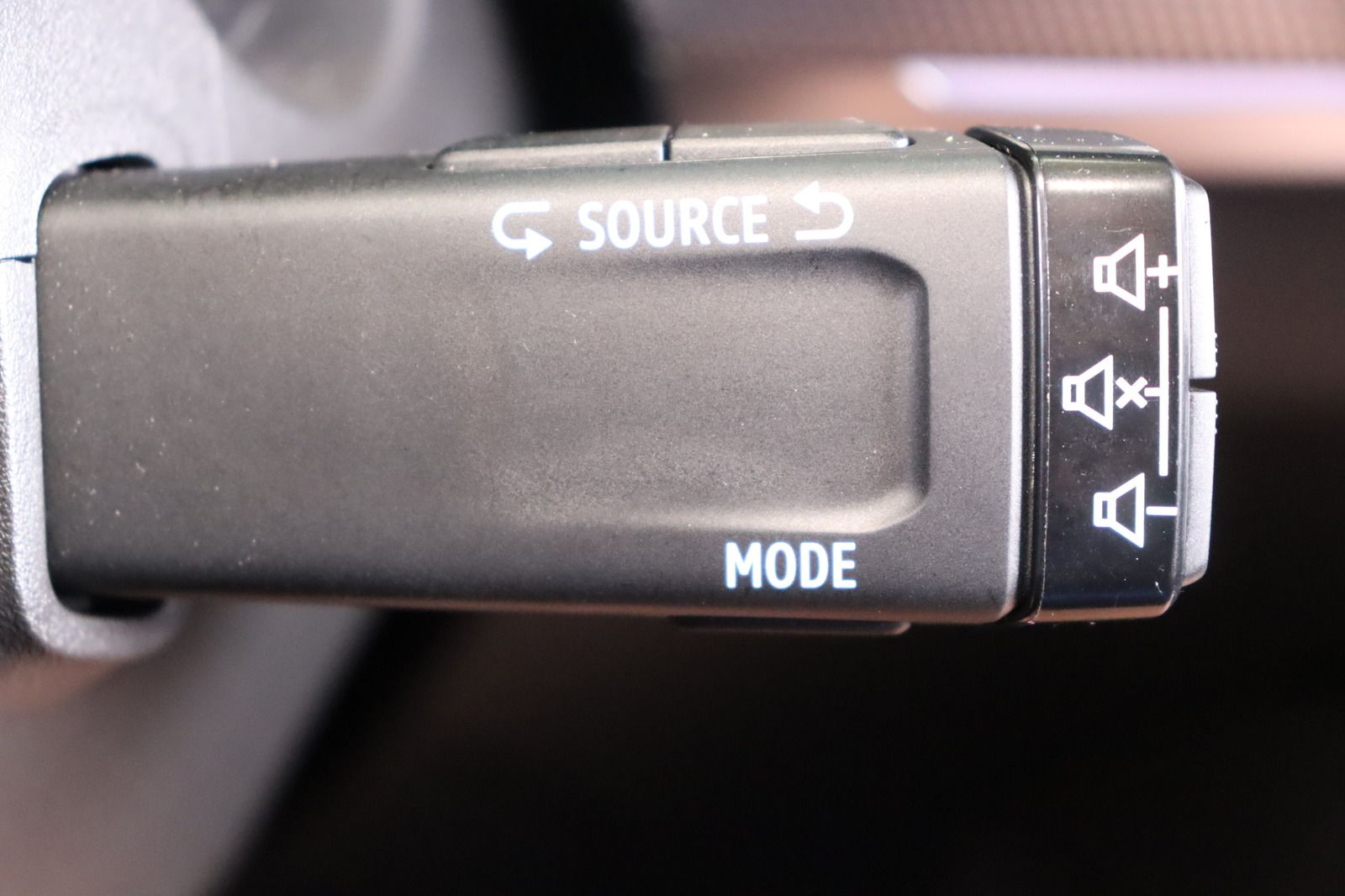 Fahrzeugabbildung Renault Arkana * LED * RFK * Lenkradhzg.