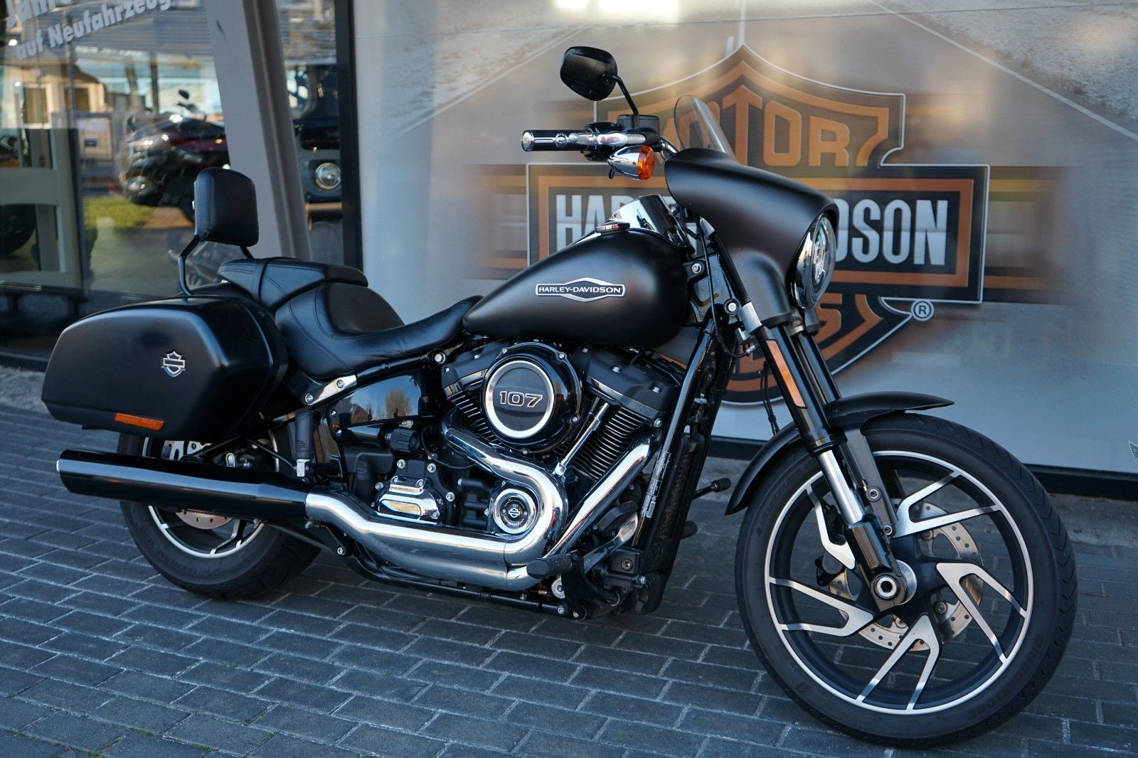 Fahrzeugabbildung Harley-Davidson Sport Glide 107 - MY20 - Guter Zustand - Jekill