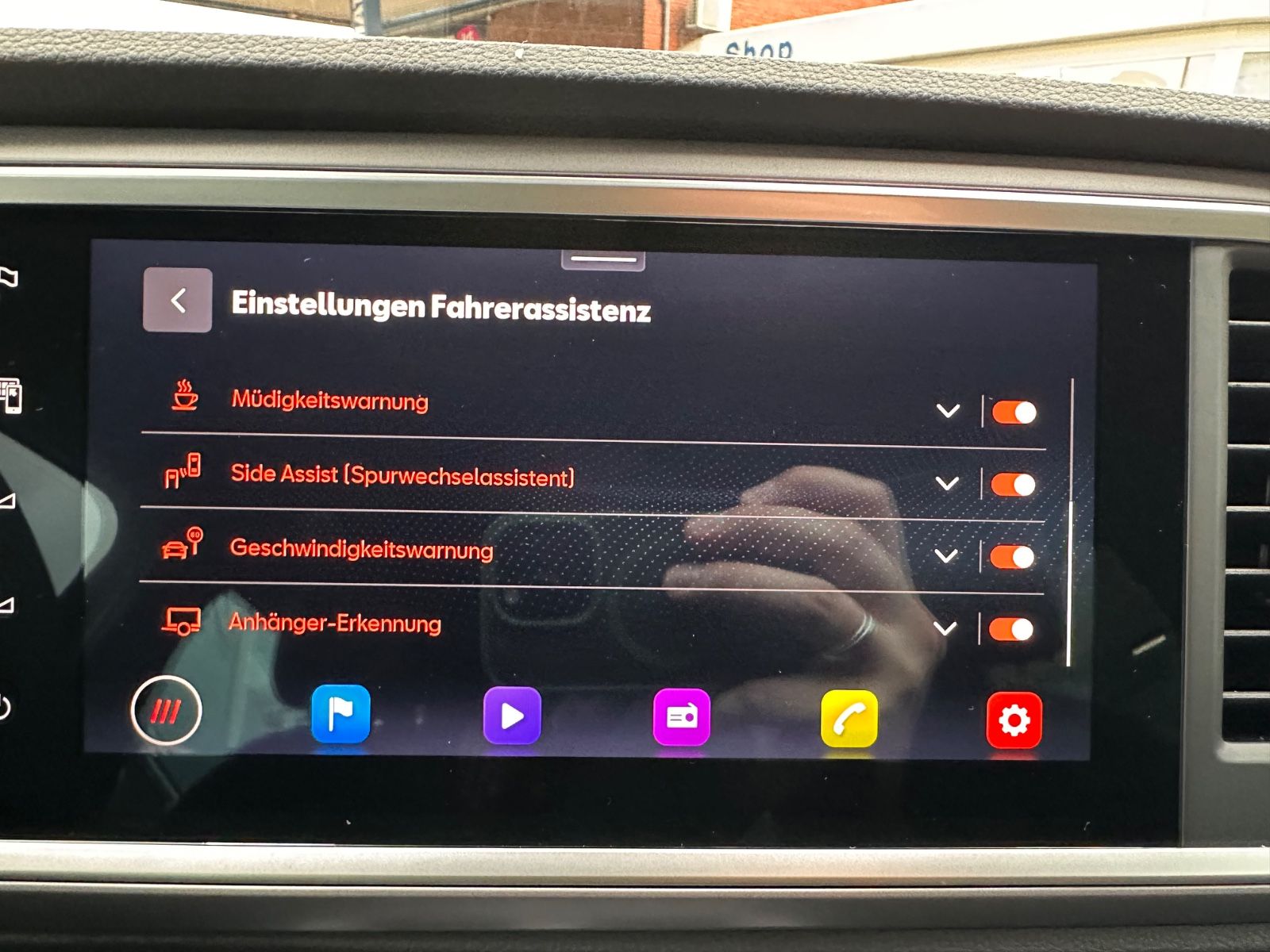 Fahrzeugabbildung SEAT Ateca FR 1.5 TSI DSG AHK/ACC/NAVI/LED/eHeck/SHZ