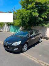Opel Astra 1.4 Turbo Design Edition  - Unfallfrei - Opel Astra aus 2011: Turbo