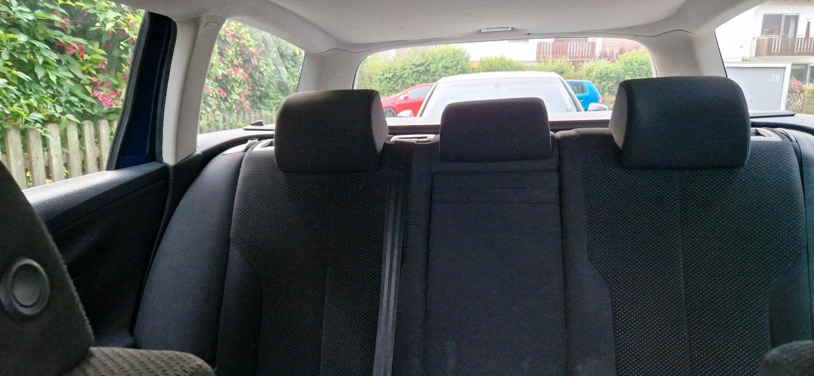 Volkswagen Passat 2006 — rear view