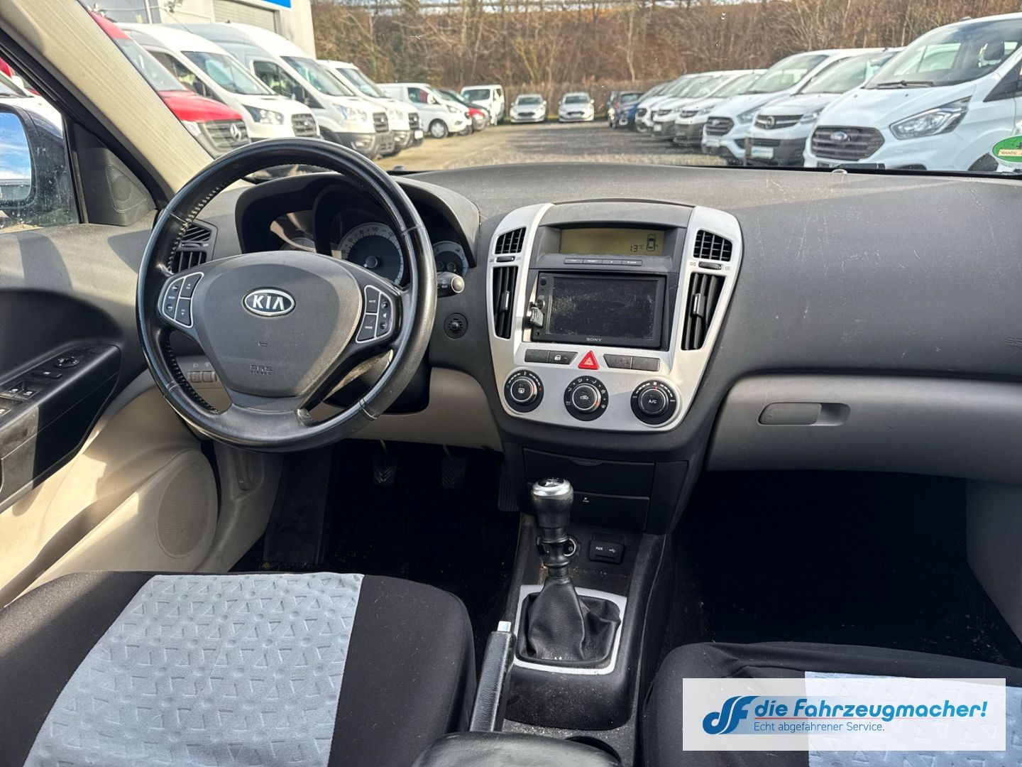 Fahrzeugabbildung Kia Ceed EX Alarm GA Klima Lichtsensor *EXPORT