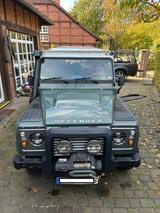 Land Rover Defender - Land Rover Defender