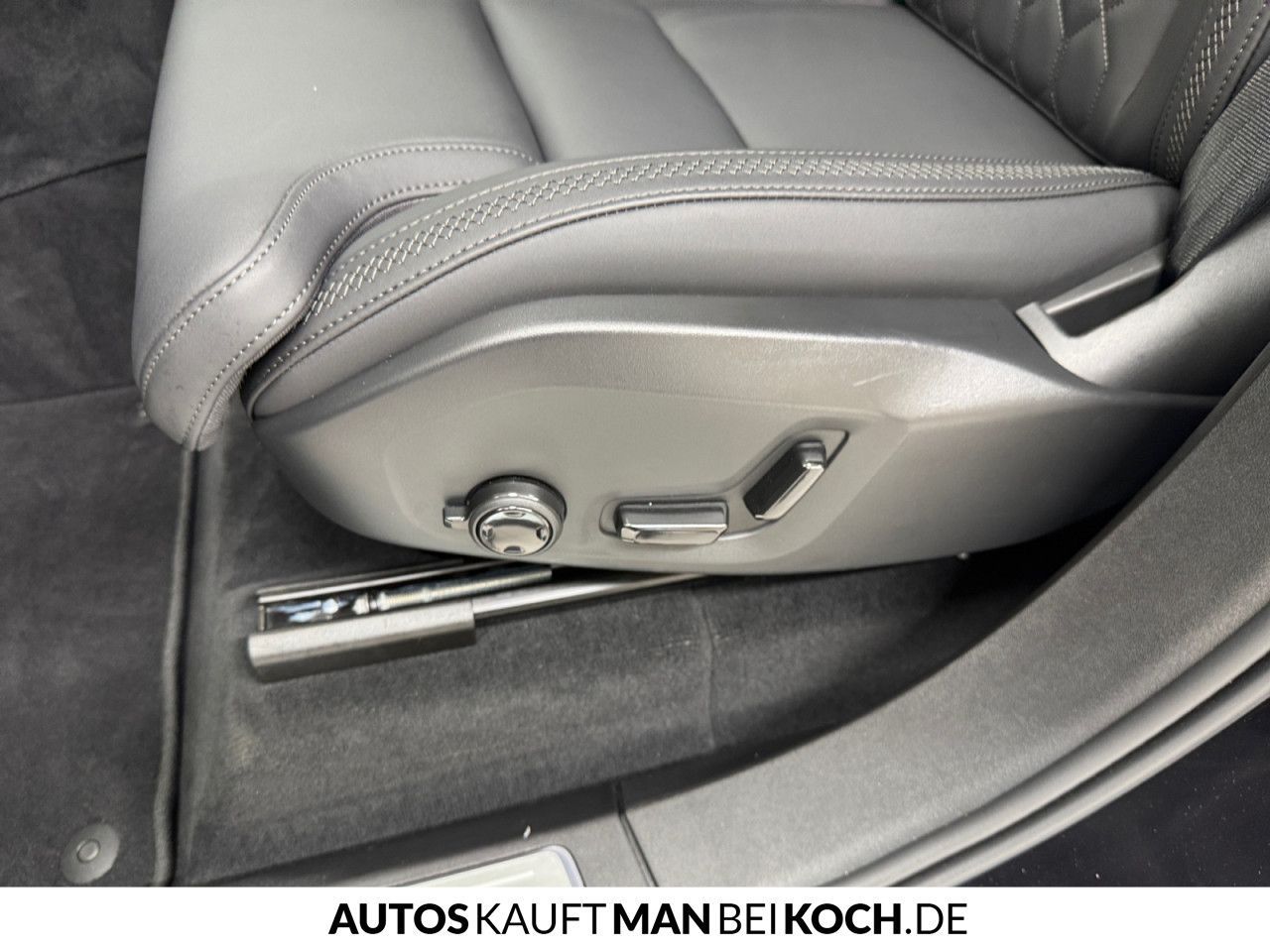 Volvo XC90 T8 AWD Plus Dark HUD 360° BLIS ACC H&K uvm foto 22