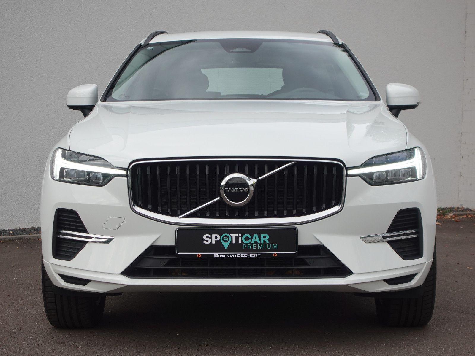 Fahrzeugabbildung Volvo XC60 Momentum Pro 2WD AUTOMATIK,Sitzhz,18"Alu,PP