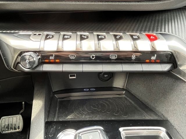 3008 Hybrid 225