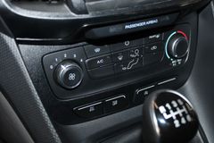 Fahrzeugabbildung Ford Transit Connect TREND L2 Lang KLIMA 3-Sitzer PDC