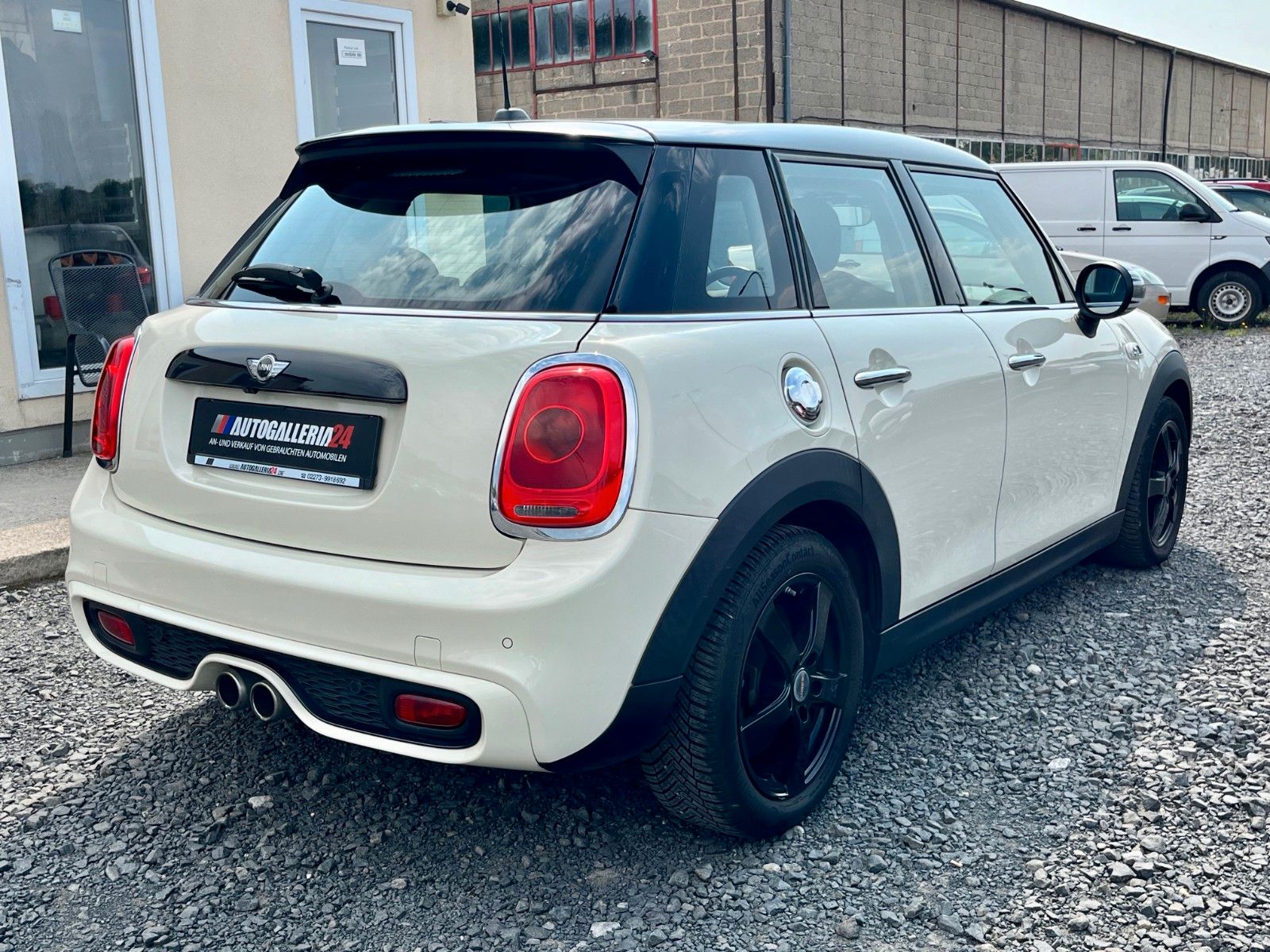 Fahrzeugabbildung MINI Cooper SD Aut. JCW Lenkrad PDC Kamera SPORTSITZE