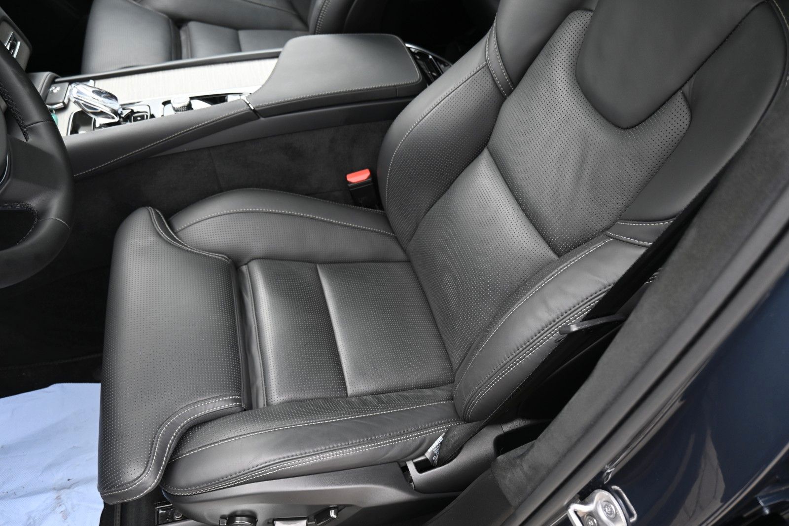 Fahrzeugabbildung Volvo XC90 T8 Ultimate Bright PHEV *AHK*MASS*B&W*LUFT*