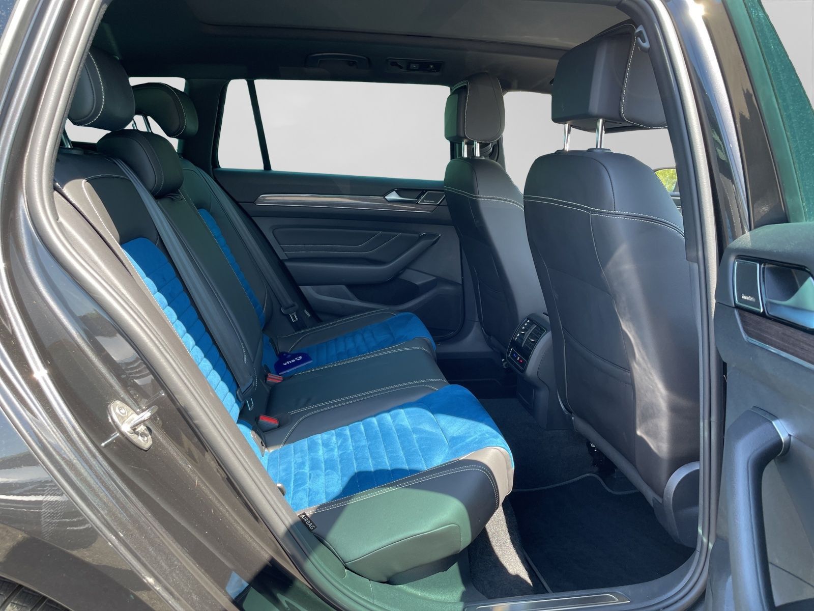 Volkswagen Passat Variant - Bild 7