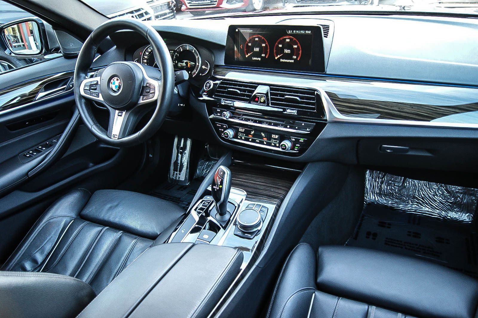 Fahrzeugabbildung BMW M550 xDrive V8 340kW/462PS HEADUP HARMAN&KARDON