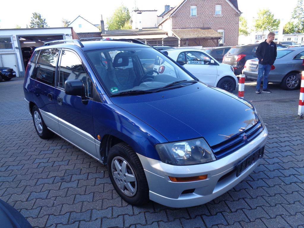 Mitsubishi Space Runner