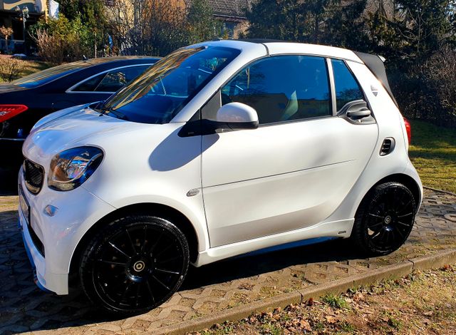 Smart FORTWO CABRIO mit BRABUS-OPTIK 