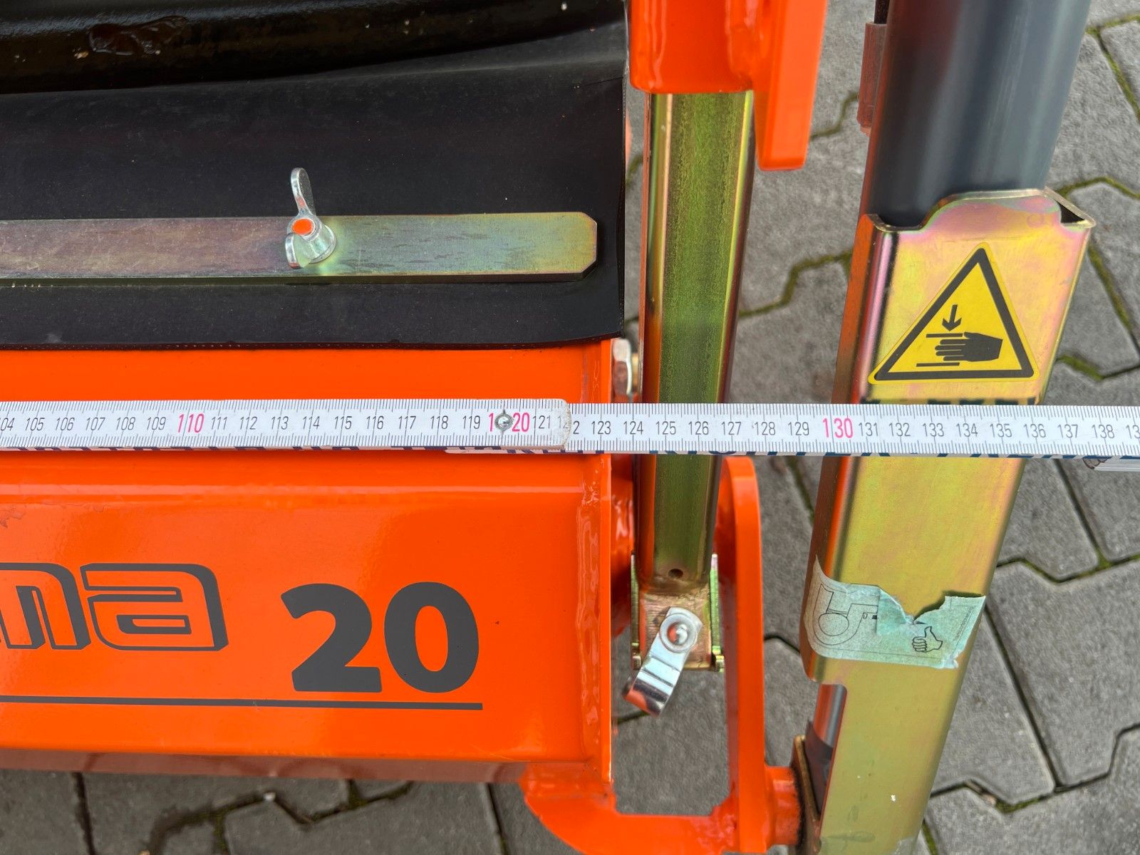 Fahrzeugabbildung Andere Bema 20 BK Kehrmaschine / Kramer 5040 / 2023