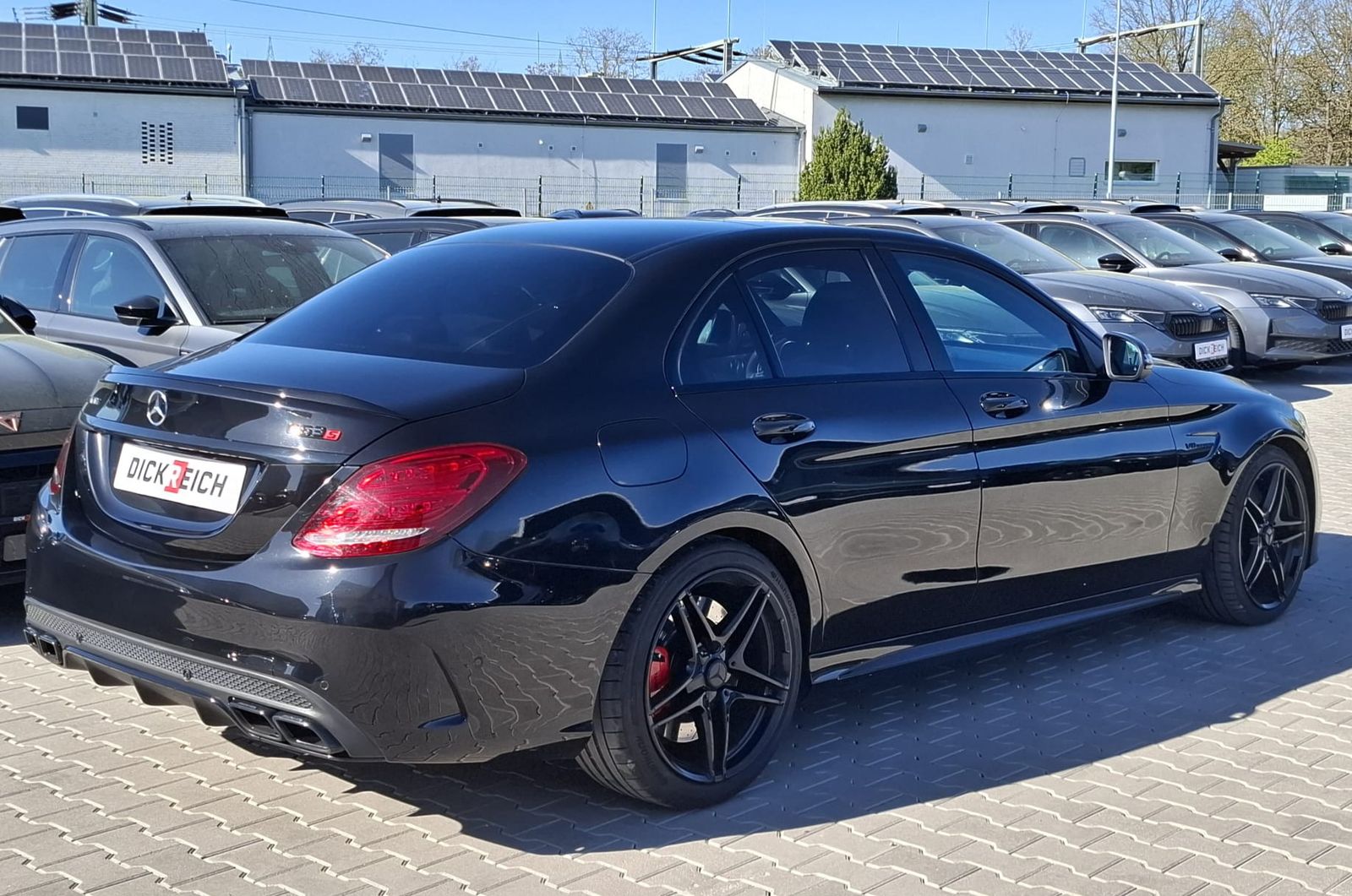 Fahrzeugabbildung Mercedes-Benz c63s AMG PANO*LEDER*BURMESTER*MULTIBEAM*DISTR.