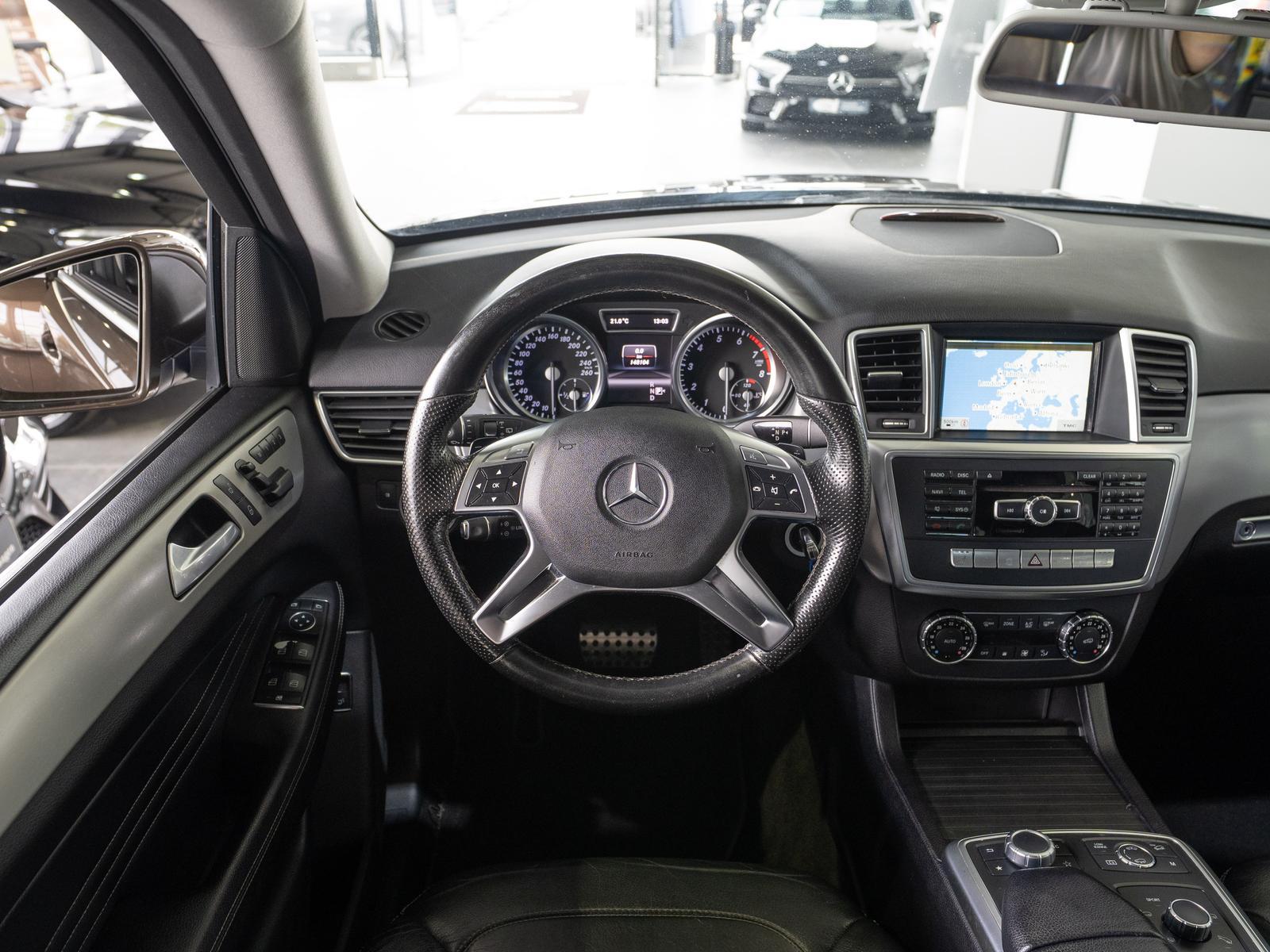 Mercedes-Benz ML 350 4 Matic *AHK*R-KAMERA*MEMORY*LEDER*