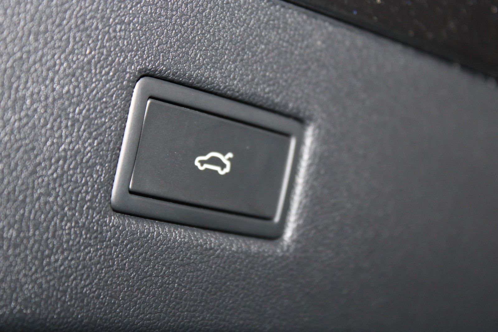 Fahrzeugabbildung Ford Capri Select RWD 77kWh Wärmepumpe 360° ACC HUD