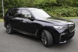 BMW X7 Baureihe X7 M50 i*2 Hand*TV*6 Sitze*St.Heiz* - mit Benzin-Antrieb: Schwarz, mit Apple Carplay