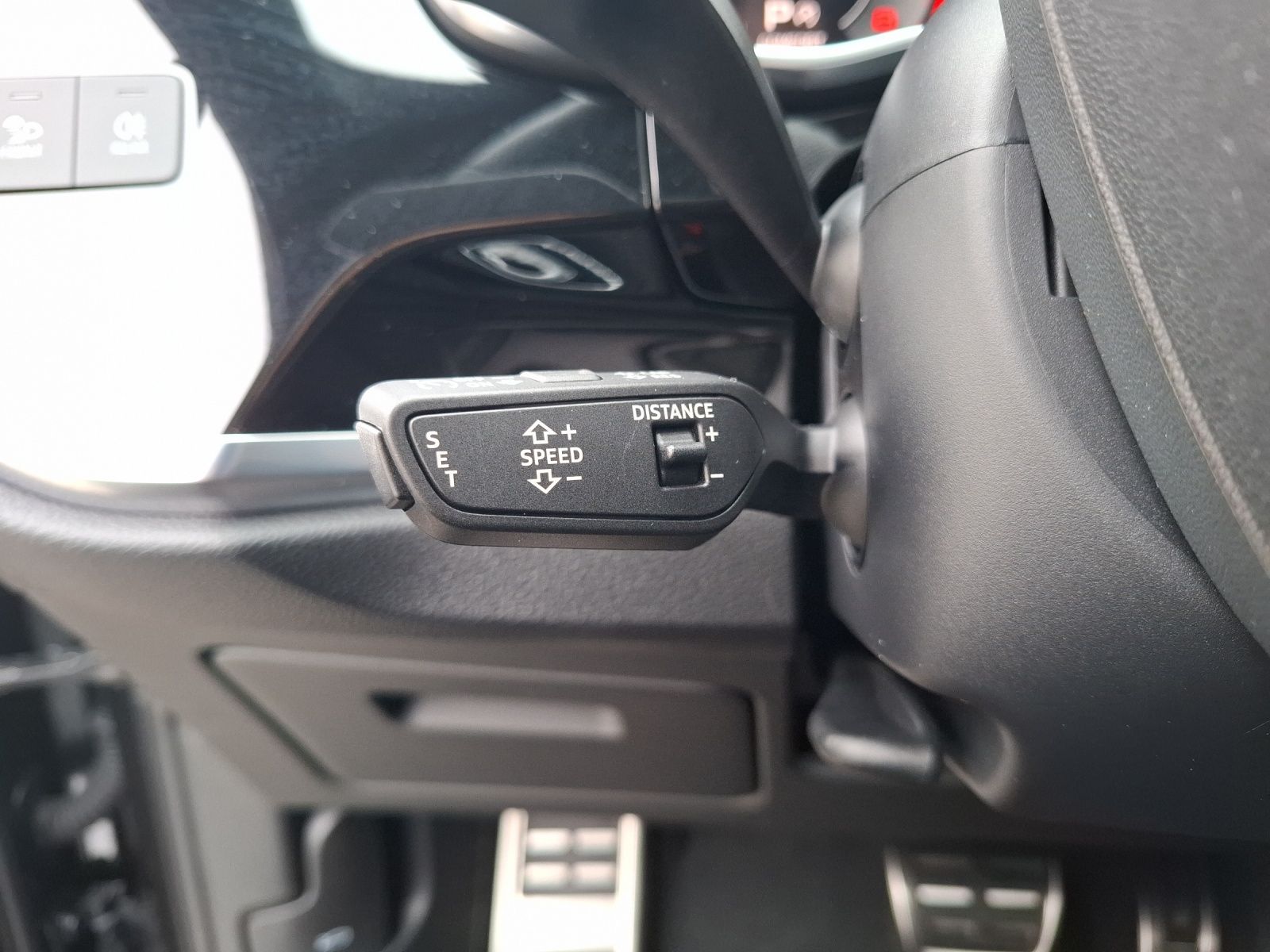 Fahrzeugabbildung Audi Q3 40 TFSI S-line quattro S-tronic LED AHK Navi