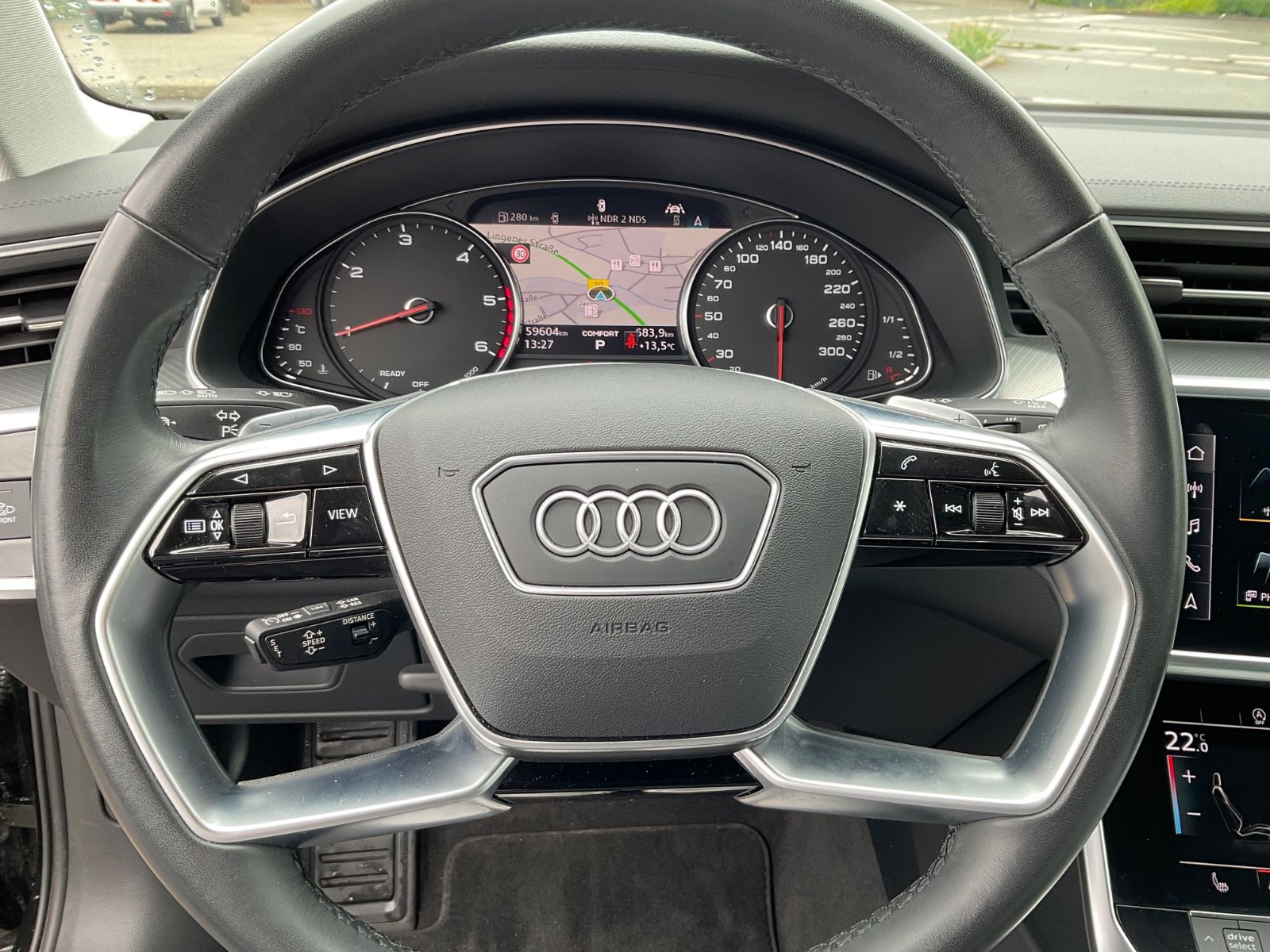 Fahrzeugabbildung Audi A6 Avant 40 TDI quattro S tronic,Kamera,AHK,ACC