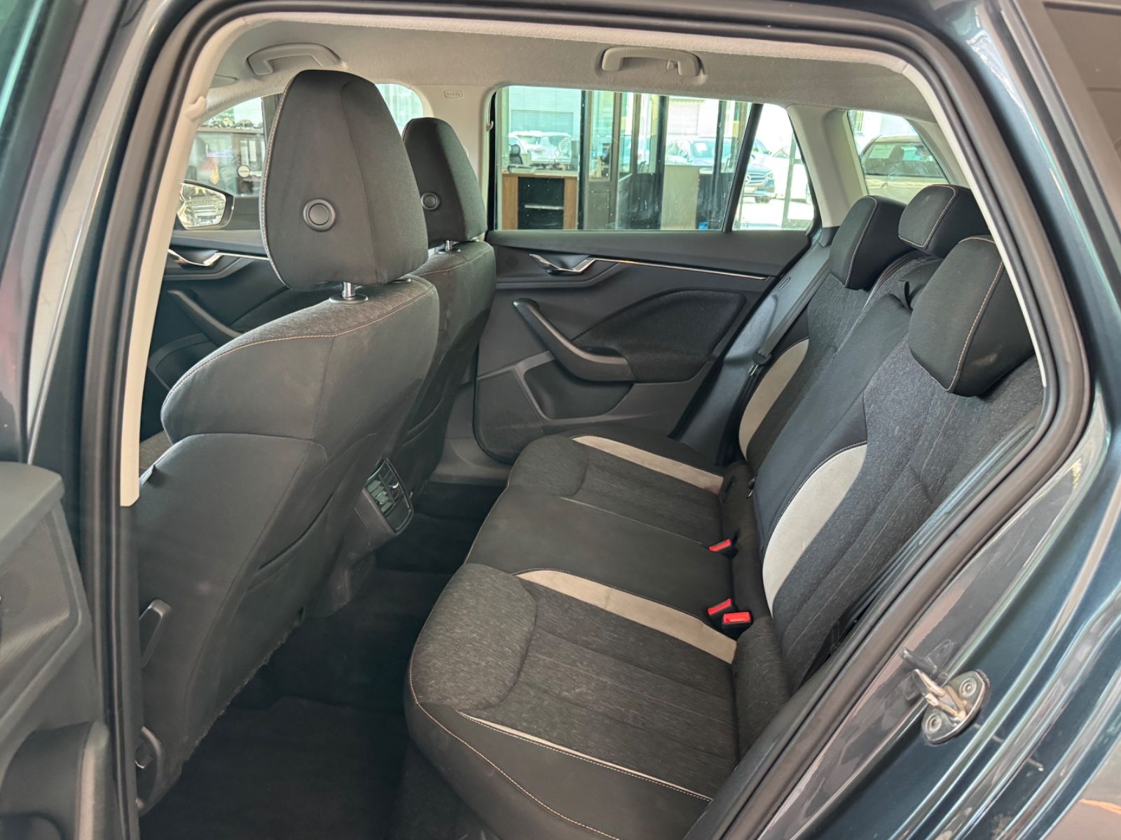 Fahrzeugabbildung SKODA Kamiq Style/HAGELSCHADEN/CarPlay/PDC/KLIMAAUTO/