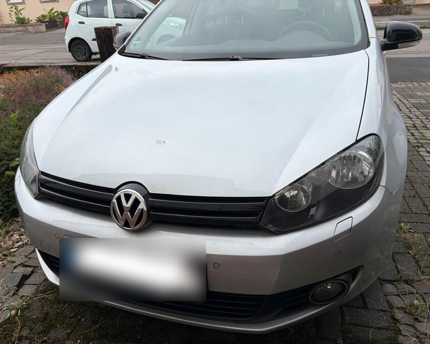 Volkswagen Golf 2012 — interior