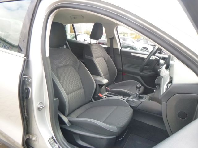Fahrzeugabbildung Ford Focus Turnier 1,5 EcoBoost >NAV/Sitzheiz/PDC<