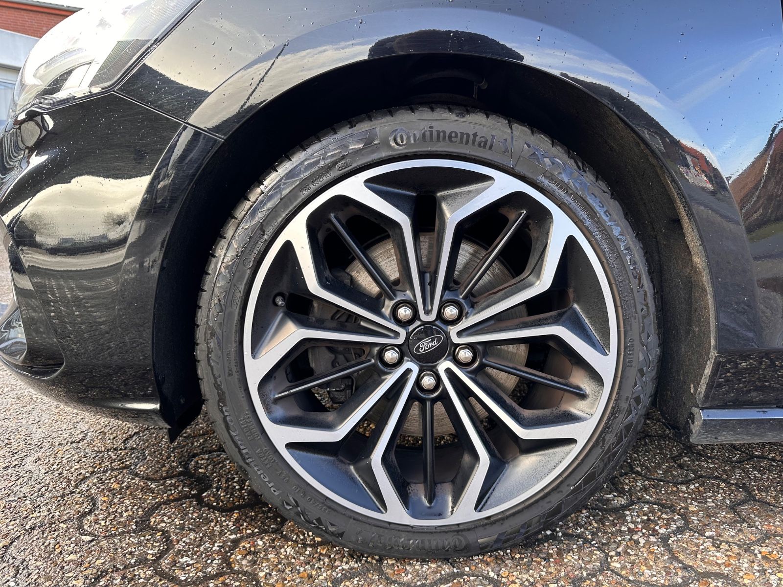 Fahrzeugabbildung Ford Focus Turnier ST-Line 1.5 EB ACC/eHeck/LED/Navi