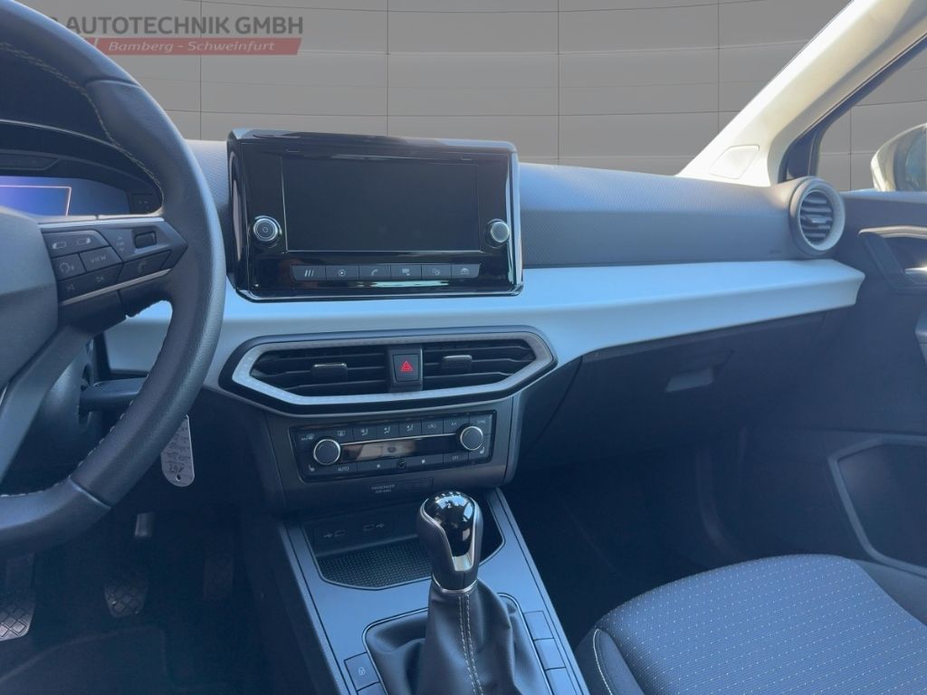 Fahrzeugabbildung SEAT Ibiza Style Apple CarPlay / Android Auto, SHZ