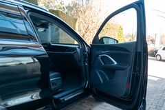 AUDI Q5 2.0 TDI quattro/ S LINE/ BUSINESS/ AHK/ 21" AUDI Q5 2.0 TDI quattro/ S LINE/ BUSINESS/ AHK/ 21"