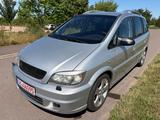 Opel Zafira 2.2*7-SITZE*AHK*KLIMAAUTO* - Opel Zafira in Halle