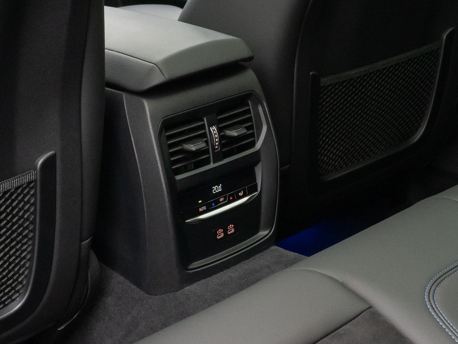 Fahrzeugabbildung BMW 330d xD M Sport DAB Kamera AHK Laser HiFi Komfor