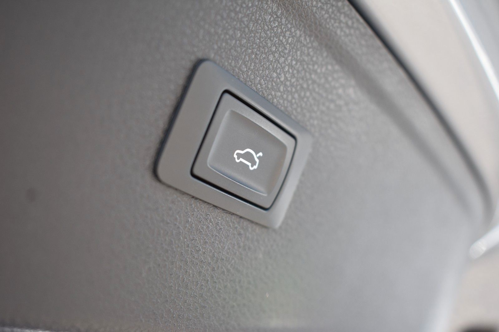 Fahrzeugabbildung Audi Q5 40 TDI quattro sport/Anhänger/LED/Tempomat