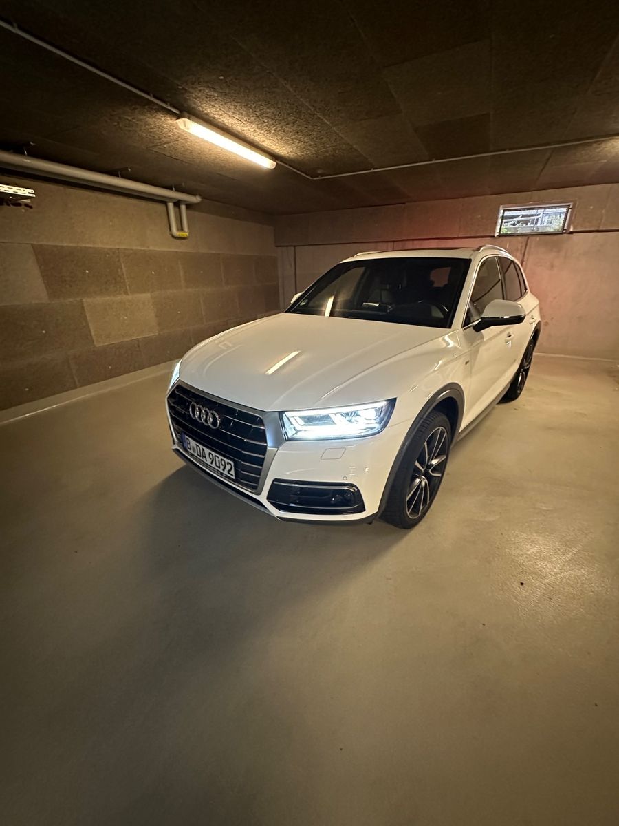 AUDI Audi Q5 40 TDI S tronic quattro