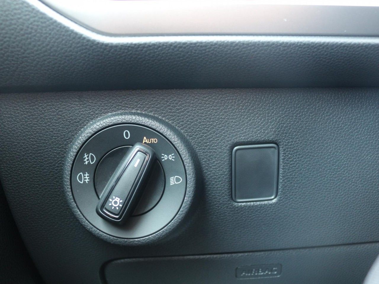 Fahrzeugabbildung SEAT Ateca Xperience 1.5 TSI 150 PS 6-Gang