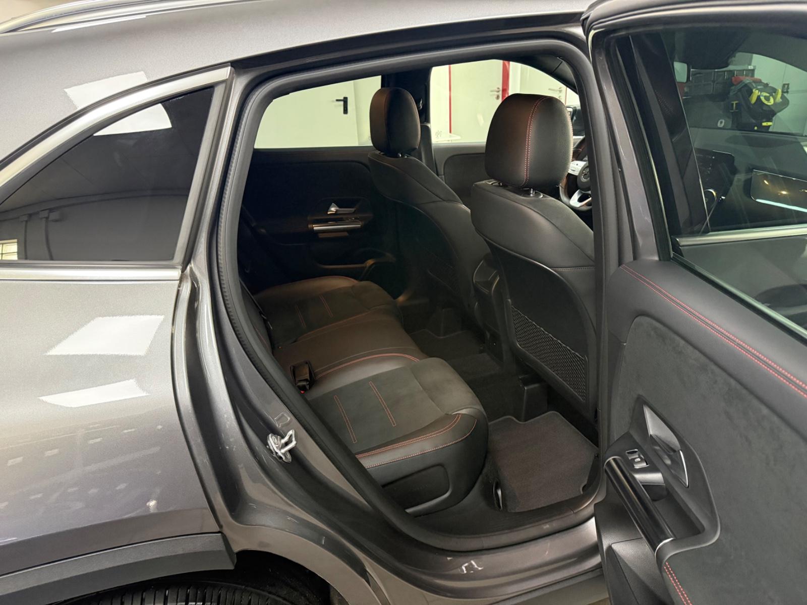Mercedes-Benz GLA 220 d*AMG-LINE*AHK*MBUX*19 ZOLL*PARK-ASSIST*
