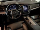 Volvo XC90 B5 AWD Geartronic Momentum Pro 7-Sitzer - Volvo Gebrauchtwagen in Wolfsburg