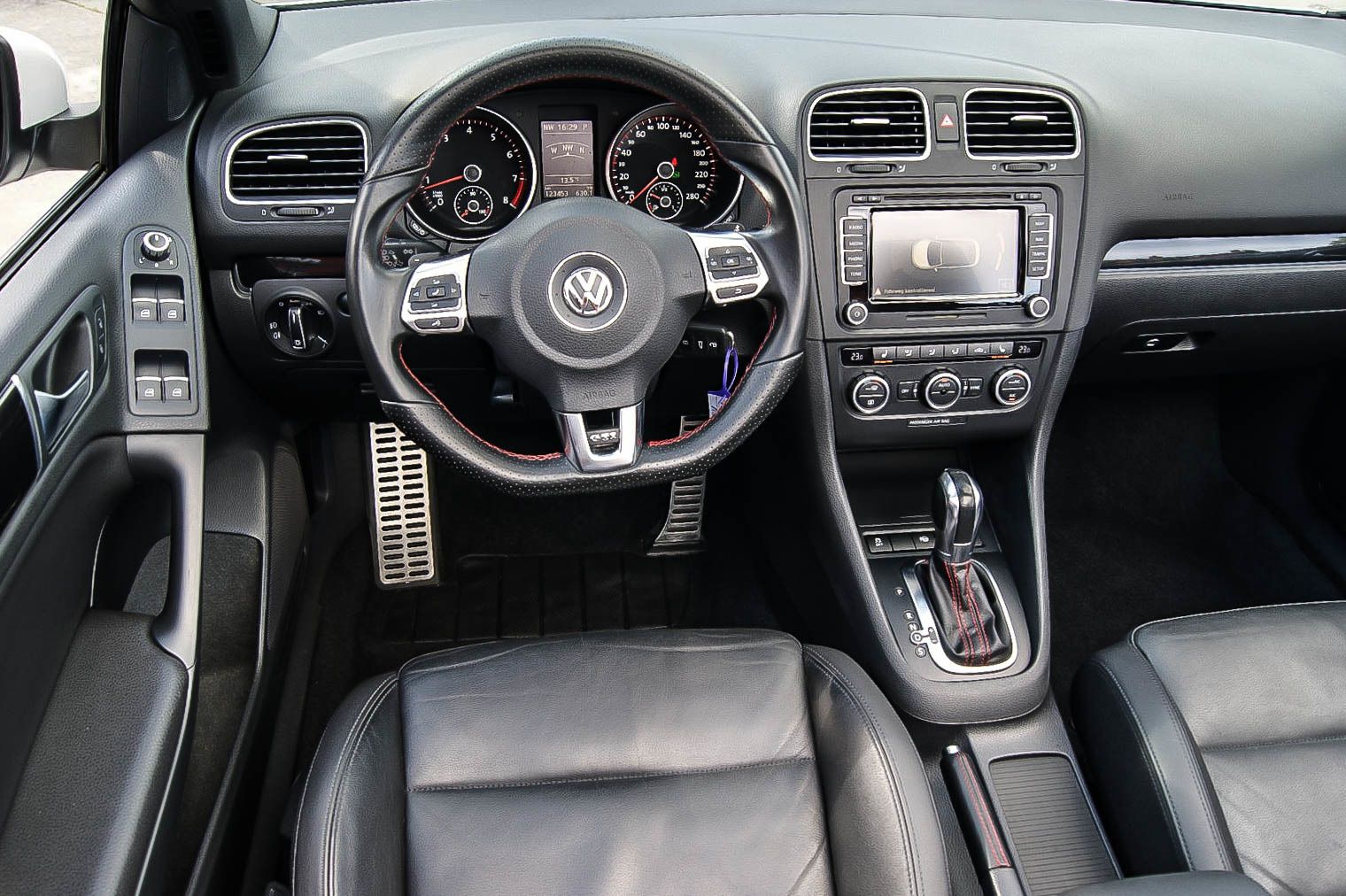 Fahrzeugabbildung Volkswagen Golf VI GTI Cabriolet 20TSI DSG XENON LEDER NAVI