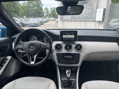 Fahrzeugabbildung Mercedes-Benz A 180 Urban XENON AHK SHZ PDC GRA