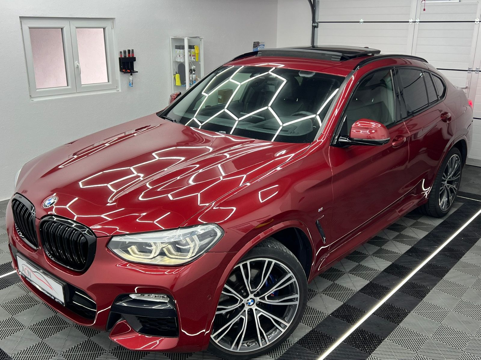 Fahrzeugabbildung BMW X4 xDrive 30 i M SPORT/AHK/ACC/LED/H&K/PANO/STHZ