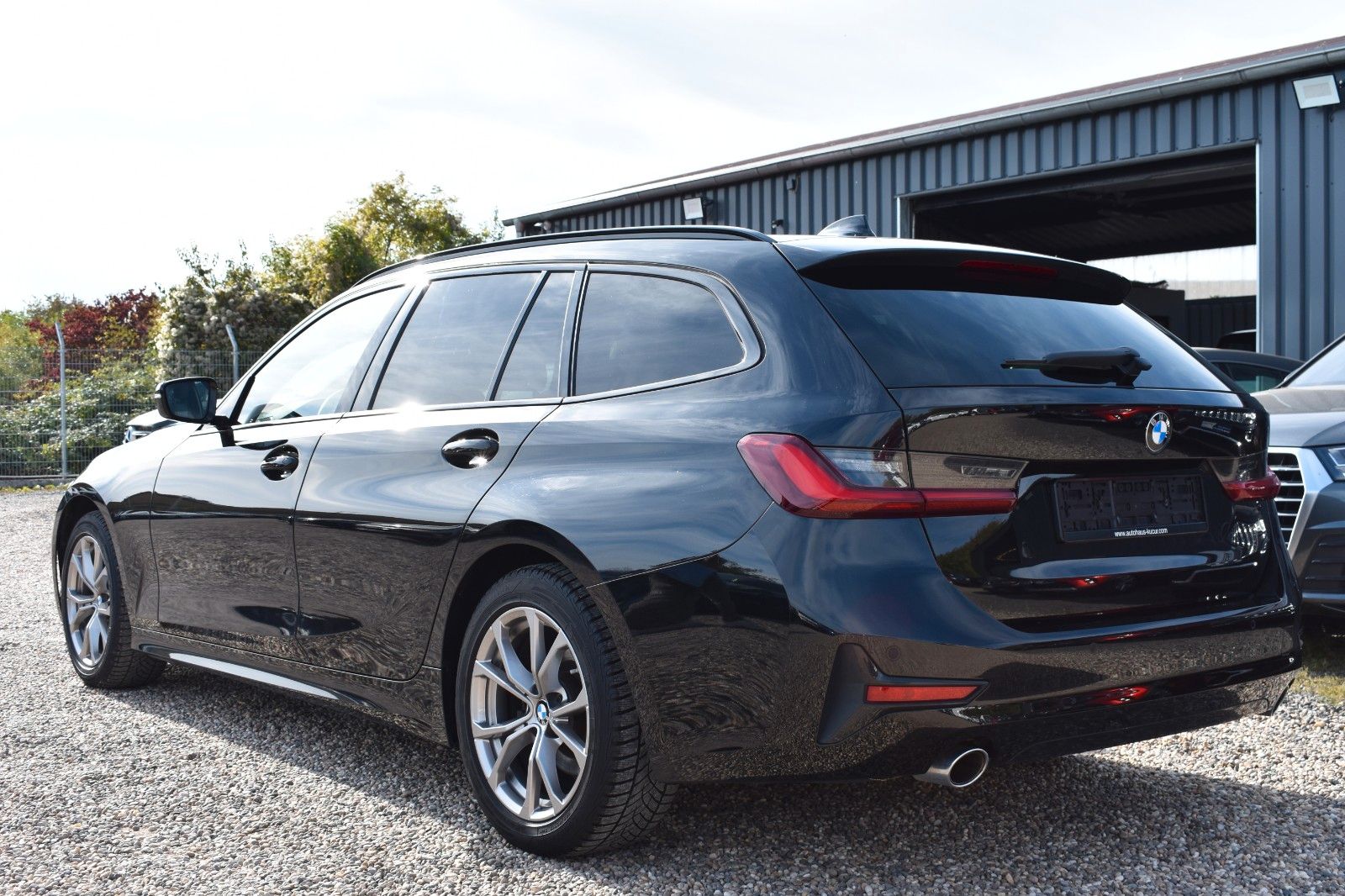Fahrzeugabbildung BMW 318d Touring SPORT-L/M-SPORT/SHADOW/LED/DAB/PDC
