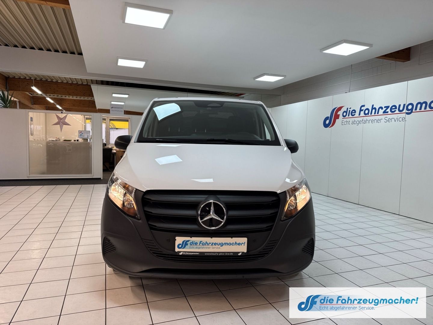 Fahrzeugabbildung Mercedes-Benz Vito Kasten 116 CDI RWD PRO lang Navi Apple CarP