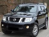 Nissan Pathfinder 2.5 dCi DPF 4WD Automatik Platinum - Nissan Pathfinder PLATINUM