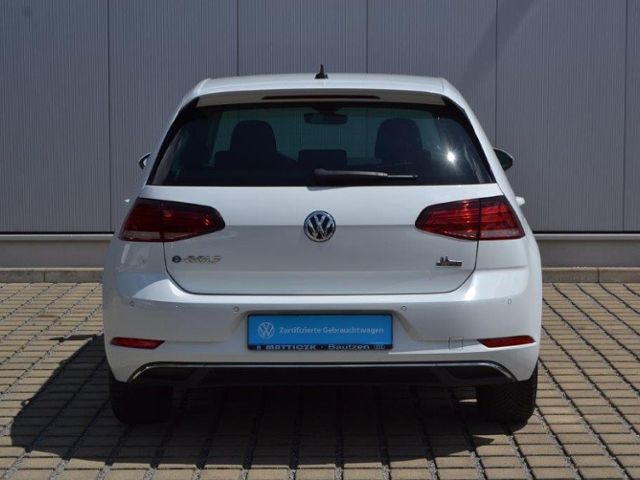 Golf VII e-Golf CL/WÄRMEPUMPE/LED/NAVI-PRO+VZE/D