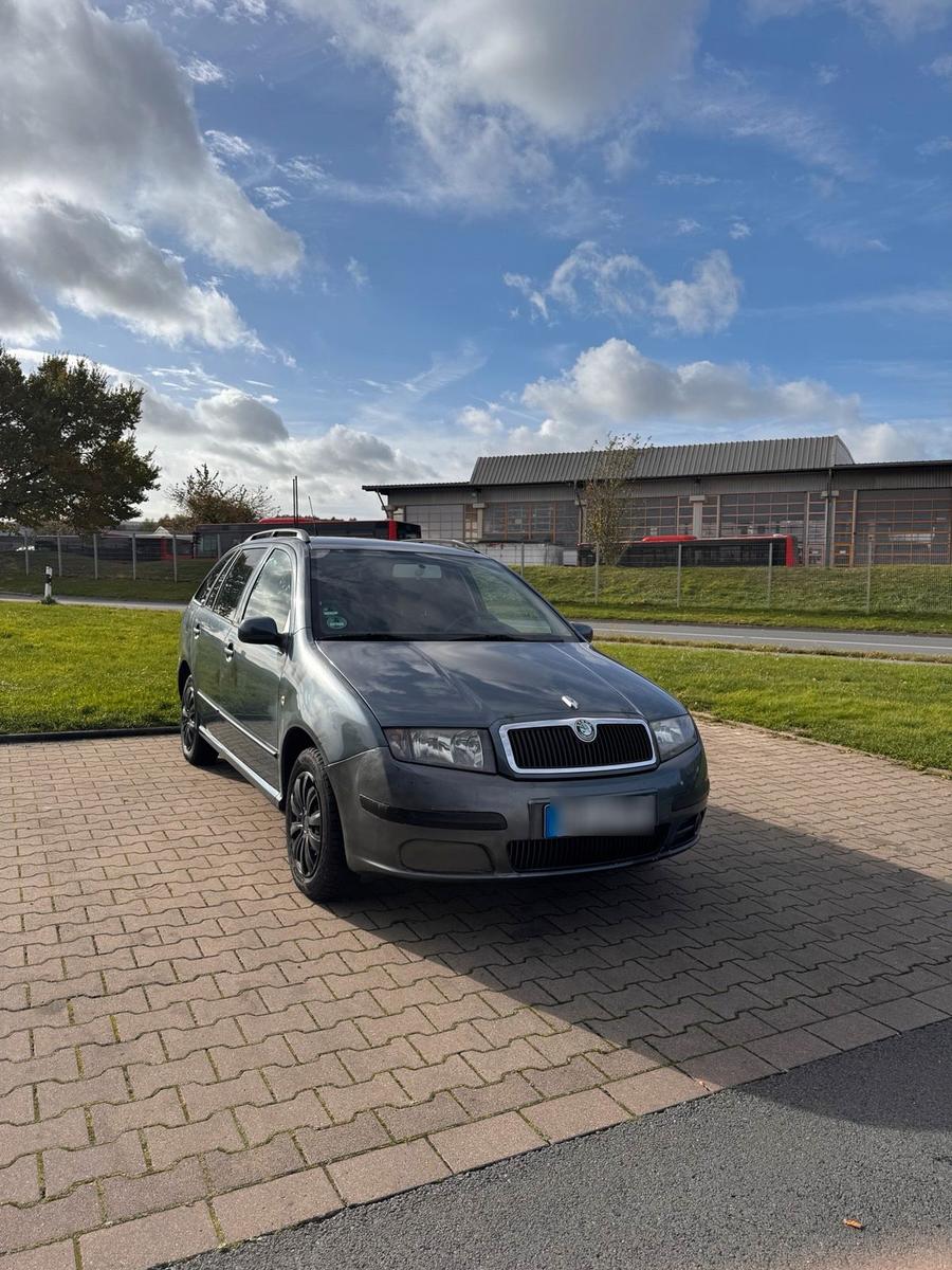 Skoda Fabia 2005 — rear view